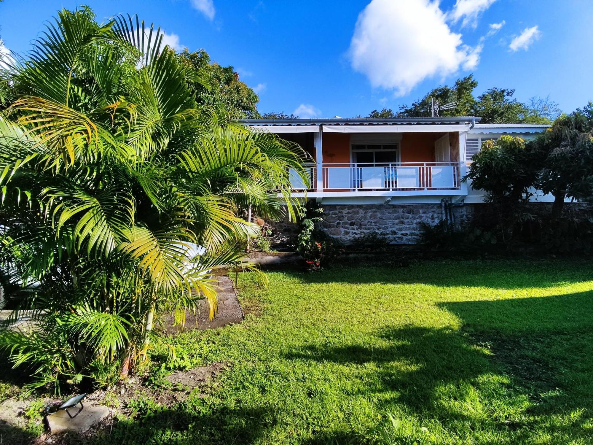 Bungalow With Sea View In Deshaies Cameră foto