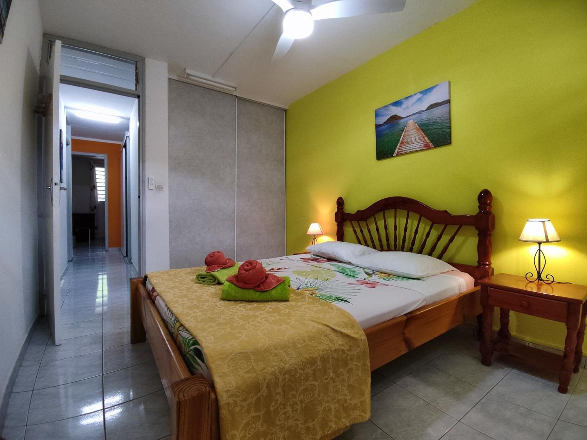 Bungalow With Sea View In Deshaies Exterior foto
